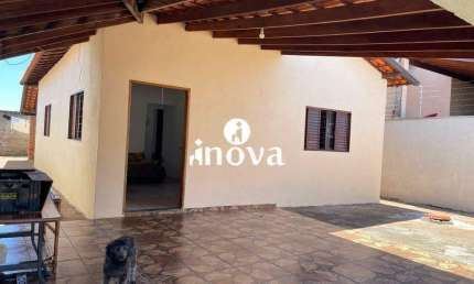 Casa com 3 quartos à venda no Pacaembu, Uberaba 