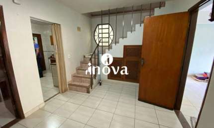 Casa com 3 quartos à venda no São Benedito, Uberaba 