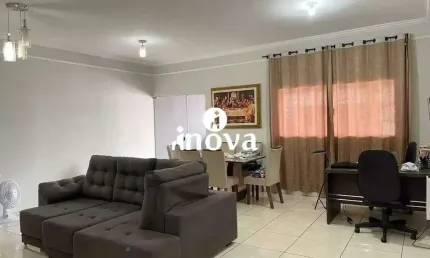 Casa com 2 quartos à venda no Jardim Elza Amuí II, Uberaba 
