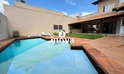 Casa com 4 quartos à venda na Cidade Jardim, Uberaba 