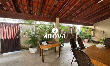 Casa com 4 quartos à venda no Residencial Morada Du Park, Uberaba 