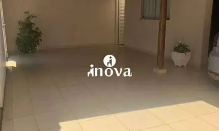 Casa com 3 quartos à venda no Jardim Elza Amuí IV, Uberaba 