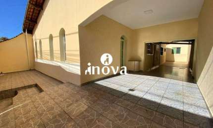 Casa com 6 quartos à venda no Olinda, Uberaba 