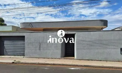 Casa com 4 quartos à venda no Santa Marta, Uberaba 