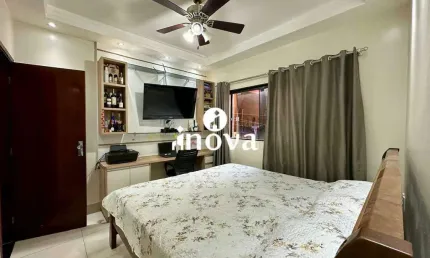 Casa com 4 quartos à venda no Jardim Espírito Santo, Uberaba 