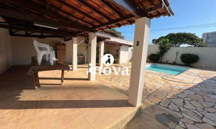 Casa Condomínio à venda, 3 quartos, 1 suíte, 4 vagas, Mercês - Uberaba/MG