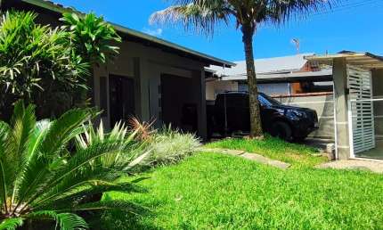 Casa com 3 quartos à venda no Saguaçu, Joinville 