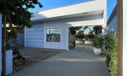 Casa com 3 quartos à venda no Iririú, Joinville 