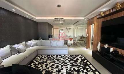 Apartamento à Venda em Vila Guilhermina, Praia Grande - SP Todo Mobiliado.