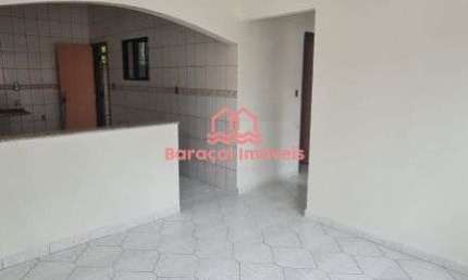 Casa a Venda com 2 dormitórios localizada no Bairro Maracanã em Praia Grande/SP.