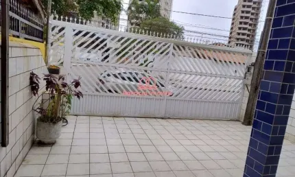 Casa com 2 quartos à venda na Rua Primeiro de Maio, 327, Vila Mirim, Praia Grande