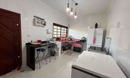 Casa à Venda com 2 quartos sendo 1 suite1 banheiro  em Ocian  Praia Grande - SP