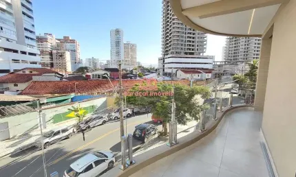 Lindo triplex na Guilhermina,  2 suítes ,sacada, ótimo acabamento,  pronto!