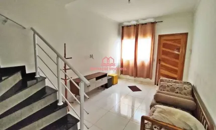 Sobrado em condomínio fechado, 2 quartos, bairro Tupi, próximo a praia