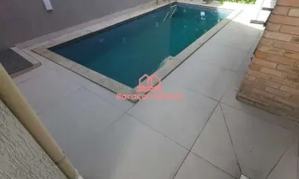 Excelente casa com piscina e churrasqueira na Nova Mirim, 2 dorm, 3 vagas
