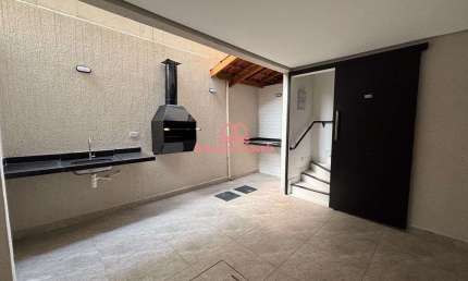 Sobrado Triplex 200 metros do Mar à Venda em  Vila Tupi, Praia Grande - SP