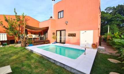 Casa 4 quartos à venda mobiliada com piscina em Mariscal Bombinhas SC