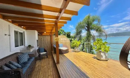 Casa à venda frente mar em bombinhas - praia da lagoinha