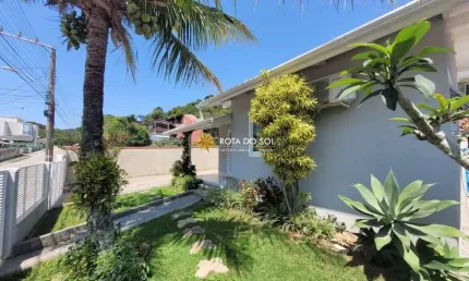 Casa com 3 quartos à venda na Rua Parati, Centro, Bombinhas