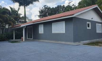 Linda Casa a Venda no Condomínio Village Castelo em Itu/SP com 276m².