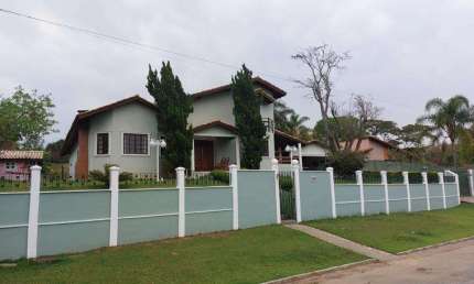 Excelente Casa no Condomínio Terras de São Francisco