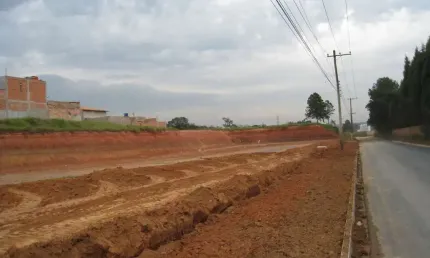 Ótimo lote comercial à venda, pronto para construir