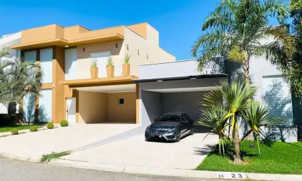 Linda residencia de 3 Suítes no Cond. Campos do Conde I