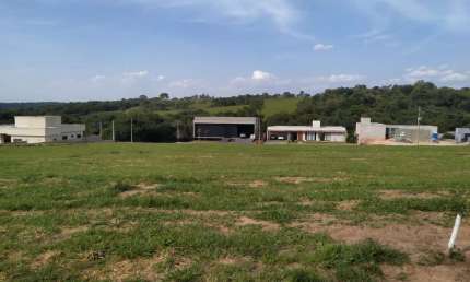 Oportunidade Única! Terreno de 1000m² no Condomínio Village Ipanema II