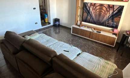 Espaçoso Sobrado de 3 Andares no Bairro São Conrado