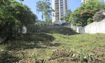 Venda de Lote de 2489m² Localizado em Vila Suzana em SP