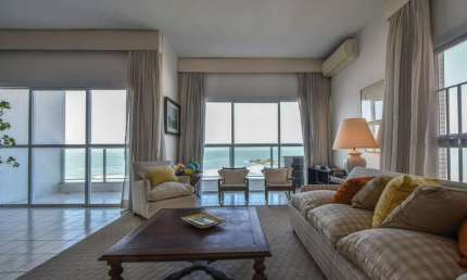 Apartamento de 120m² com 3 Dormitórios Localizado na Praia de Pitangueiras, Guarujá SP
