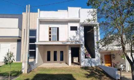Casa de 209 m² com 3 Suítes Localizado Condomínio Terras de São Francisco.