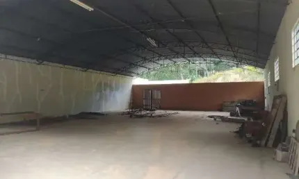 Galpão  de 2200m² com Casa Acoplada Localizada em Mairinque!