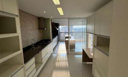 Luxo e Conforto no Edifício Absoluto: Apartamento de 3 Suítes com 6 Vagas
