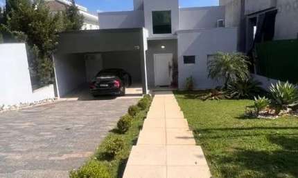 Casa de Alto Padrão no Condomínio Valville - 3 Suítes, Vista Panorâmica e Lazer Completo!