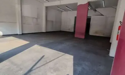 Salão Comercial para Locação na Av. Piraporinha - 205m²