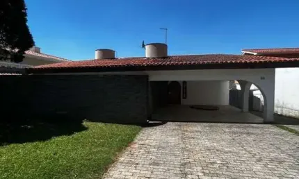 Casa Luxuosa no Condomínio Village D'Avignon - 620 m² de Terreno e 320 m² de Construção
