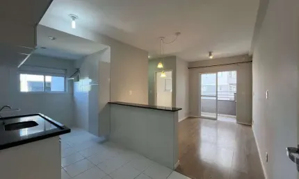 Apartamento com sacada gourmet e sol da manhã no alpha club residencial