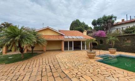 Excelente Casa no Condomínio City Castelo com 431m².
