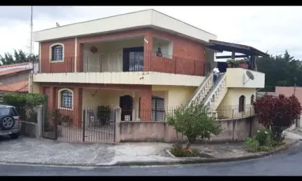 Excelente Sobrado no Bairro Jardim Maria Eugênia com 226m².