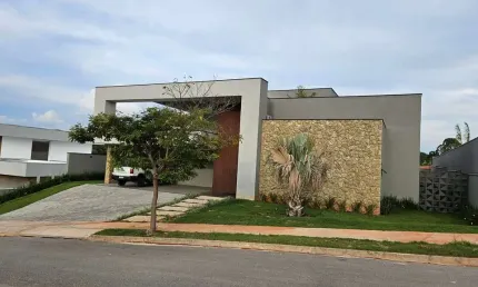 Linda Casa Térrea no Condomínio Saint Patrick com 440,29m².