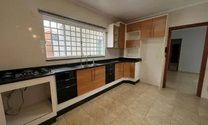 Casa com 3 dormitórios para alugar, 285 m² por R$ 3.500,00/mês - Centro - Santa Bárbara D'Oeste/SP