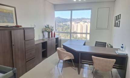 Sala Comercial para Locação em Santana de Parnaíba, Tamboré, 1 banheiro, 1 vaga