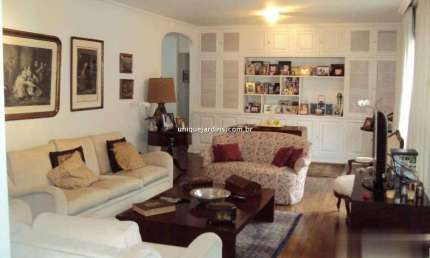 Jardim América: 3 Dorm | 2 Suítes | 1 Vaga | 165 m² úteis