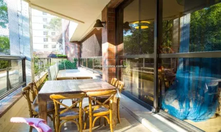 Jardim Europa: 4 Dorm | 2 Suítes | 4 Vagas | 284 m² úteis