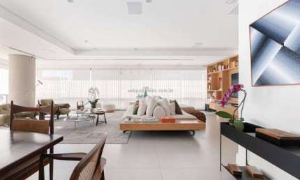 Vila Nova Conceição: 4 Suítes | 4 Vagas | 251 m² úteis
