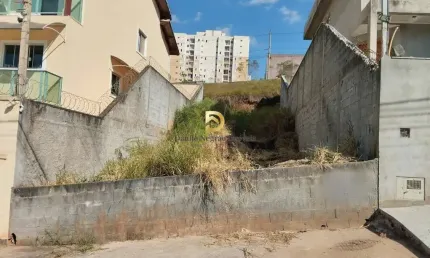 Terreno à venda na Rua dos Cedros, Portal dos Ipês 3, Cajamar por R$ 260.000