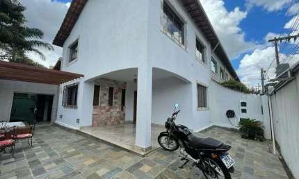 Casa com 4 quartos à venda, 200 m² por R$ 1.100.000 - Planalto - Belo Horizonte/MG