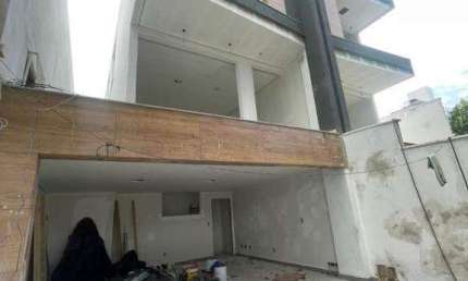 Casa em meio lote com entrada independente com 3 quartos sendo 01 com suite à venda, 235 m² por R$ 1.290.000 - Planalto - Belo Horizonte/MG