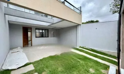 Casa com entrada independente, 121,18 com 03 quartos sendo 01 com suite, valor de 858.000,00 no bairro vila cloris